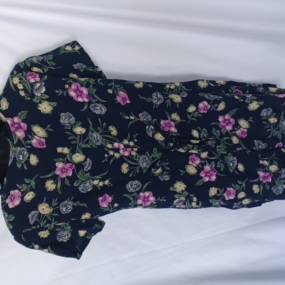 Basic Addition Vtg 90s floral button romper, mother of pearl buttons, tie back - Picture 5 of 8
